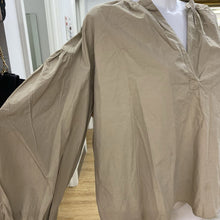 Load image into Gallery viewer, Banana Republic puff sleeves top XL
