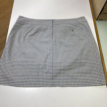 Load image into Gallery viewer, Dockers golf skirt 16
