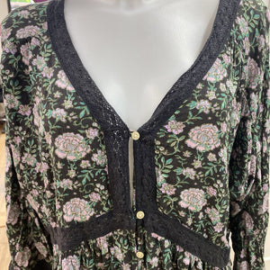 American Eagle floral top XXL