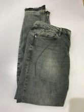 Load image into Gallery viewer, Sandwich leg jeans 30
