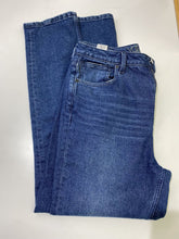 Load image into Gallery viewer, Second Yoga Jeans Jeans 32
