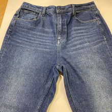 Load image into Gallery viewer, Second Yoga Jeans Jeans 32
