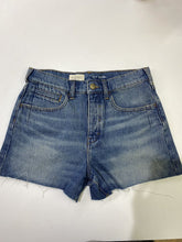 Load image into Gallery viewer, Pilcro denim shorts 27
