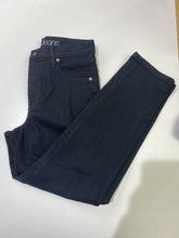 Load image into Gallery viewer, Second Yoga Jeans straight leg jeans 26
