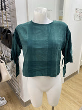 Load image into Gallery viewer, Eve Gravel cropped top XS
