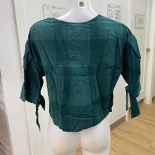 Load image into Gallery viewer, Eve Gravel cropped top XS
