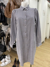 Load image into Gallery viewer, Pieces gingham crinkle dress NWT S
