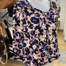 Load image into Gallery viewer, Adrienne Vitadini floral top L
