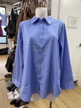 Load image into Gallery viewer, Banana Republic button up NWT XL
