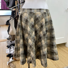 Load image into Gallery viewer, Tommy Hilfiger plaid skirt 6
