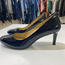 Load image into Gallery viewer, Michael Kors patent pumps 38.5

