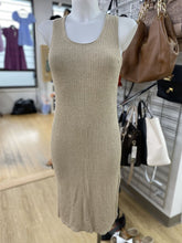 Load image into Gallery viewer, Banana Republic linen blend ribbed dress XSp
