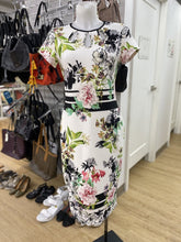 Load image into Gallery viewer, Melanie Lyne floral scuba dress 4
