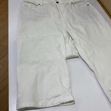 Load image into Gallery viewer, LL Bean jeans 12
