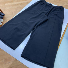 Load image into Gallery viewer, Club Monaco pants 4
