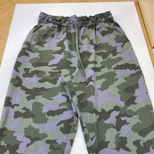 Load image into Gallery viewer, Lululemon camo print jogger style pants 8
