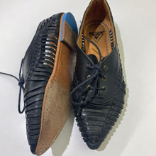 Load image into Gallery viewer, John Fluevog Huarache woven shoes 6
