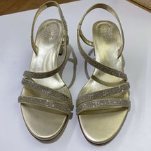Load image into Gallery viewer, Naturalizer formal sandals NWOT 10.5
