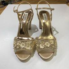 Load image into Gallery viewer, Badgley Mischka formal sandals 10
