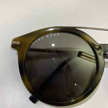 Load image into Gallery viewer, Hugo Boss plastic/metal frames sunglasses
