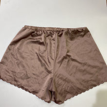 Load image into Gallery viewer, Zara satin shorts S
