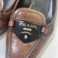 Load image into Gallery viewer, Prada vintage pumps 37.5
