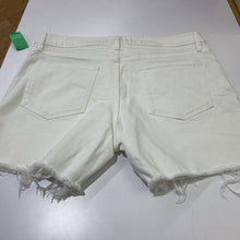 Load image into Gallery viewer, Gap 5&quot; denim shorts 8/29
