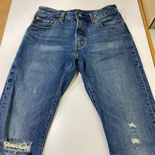 Load image into Gallery viewer, Levis 501 Jeans 27
