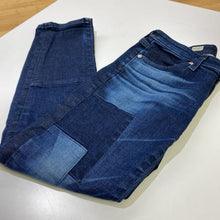 Load image into Gallery viewer, Joe&#39;s Jeans The Debbie Crop Jeans 26
