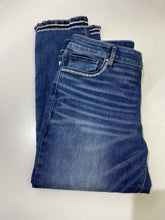 Load image into Gallery viewer, White House Black Market Skimmer cargo jeans 14
