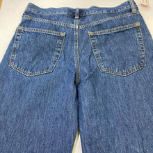 Load image into Gallery viewer, Gap Low Rise Stride jeans 28
