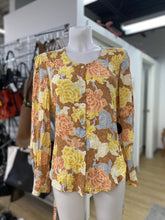 Load image into Gallery viewer, SocietyAmuse floral top NWT M
