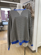 Load image into Gallery viewer, Free People sweater M
