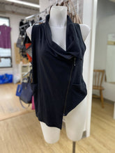 Load image into Gallery viewer, Nesh vest NWT S
