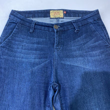 Load image into Gallery viewer, Dear John boot cut jeans 29
