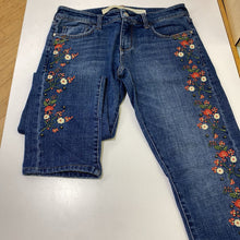 Load image into Gallery viewer, Pilcro Embroidered Jeans 28
