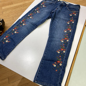 Pilcro Embroidered Jeans 28