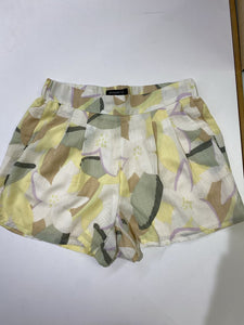 Dynamite lined floral shorts S
