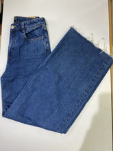 Load image into Gallery viewer, Frank &amp; Oak Nina Wide Leg jeans 26
