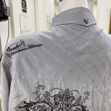 Load image into Gallery viewer, Fender embroidered top M

