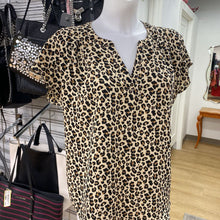 Load image into Gallery viewer, Banana Republic (outlet) leopard print top S
