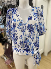 Load image into Gallery viewer, Banana Republic floral top M
