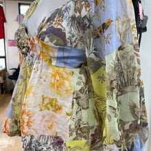 Load image into Gallery viewer, Banana Republic smocked top XS
