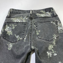 Load image into Gallery viewer, Paige floral jeans 2

