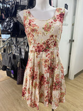 Load image into Gallery viewer, Coco &amp; Tashi floral dress M
