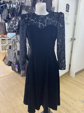 Load image into Gallery viewer, Orite vintage velvet dress 9/10
