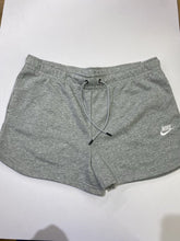 Load image into Gallery viewer, Nike Standard Fit High Rise shorts NWT L
