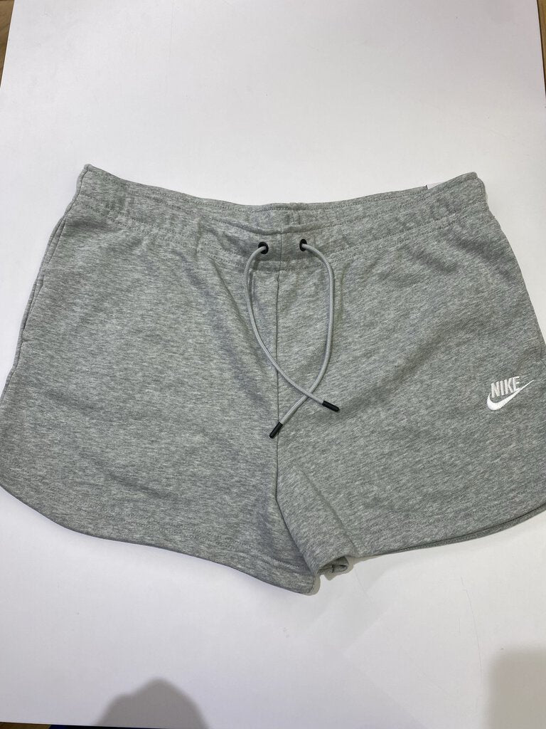 Nike Standard Fit High Rise shorts NWT L