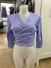 Load image into Gallery viewer, Zara wrap top XS
