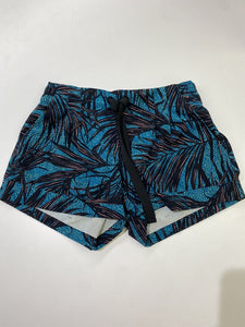 Lululemon cuffed shorts 6